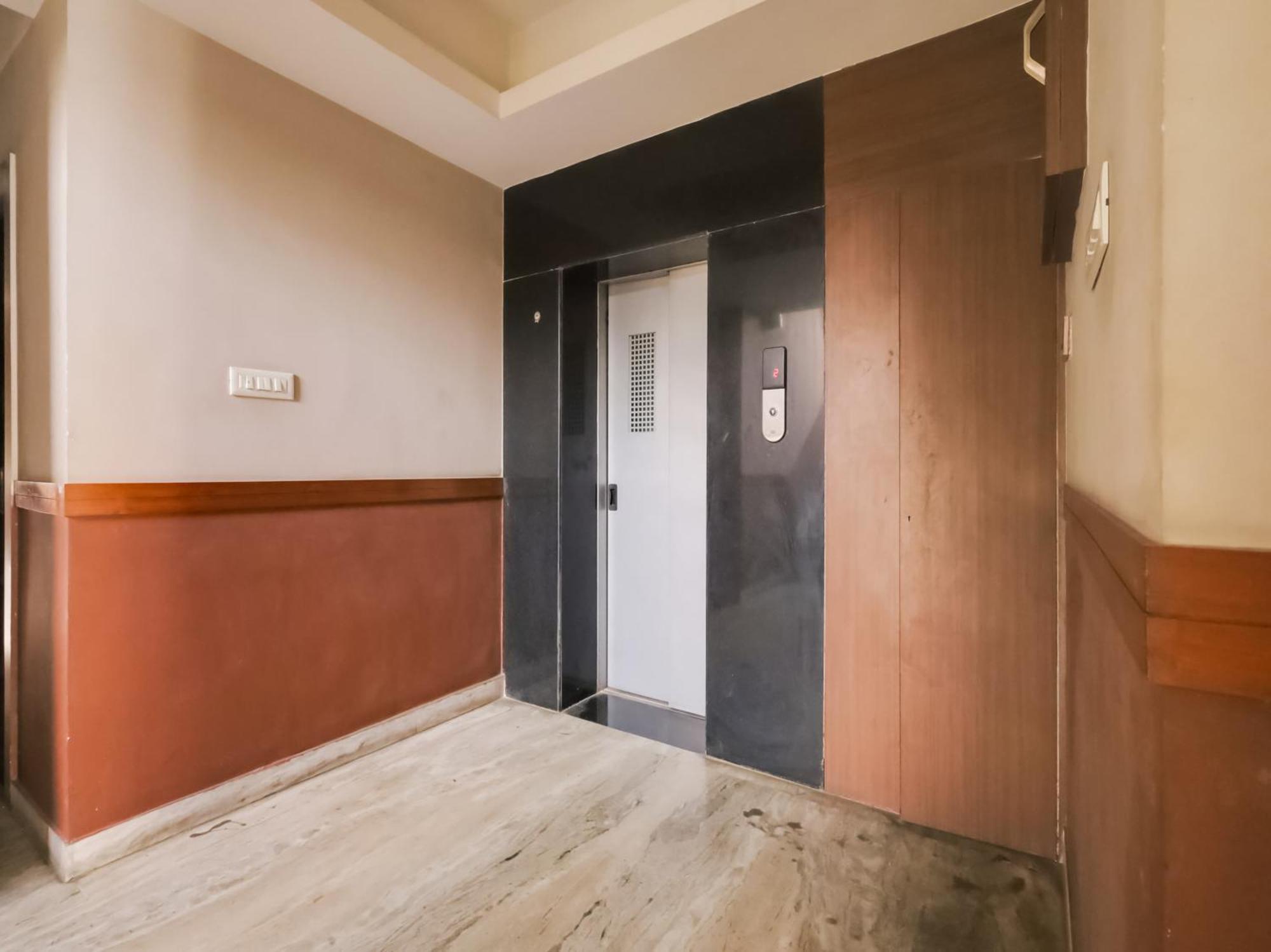 Hotel O Nirvana Lodge Guwahati Esterno foto
